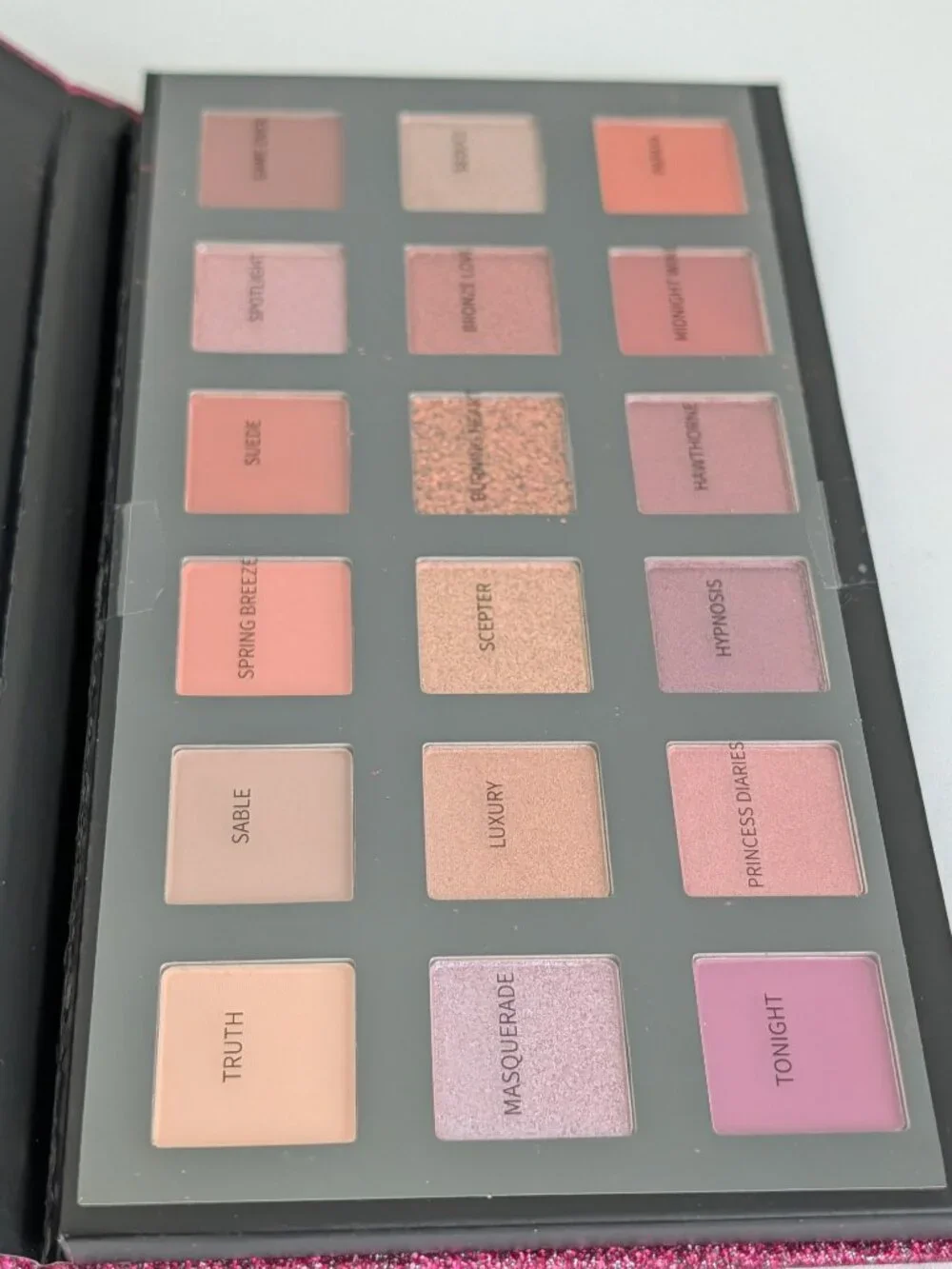 SHEGLAM Glitz Wiz 18 Colour Eyeshadow Palette Ecstasy New